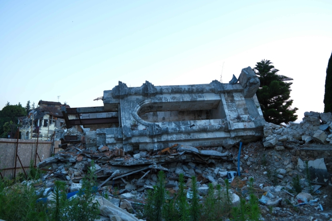 Het restant van de kerktoren van de historische Grieks-Orthodoxe kerk van Antakya 